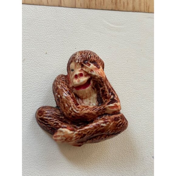 Vintage Monkey Figurine Brooch Pin Resin Handcrafted Collectible - Picture 4 of 7